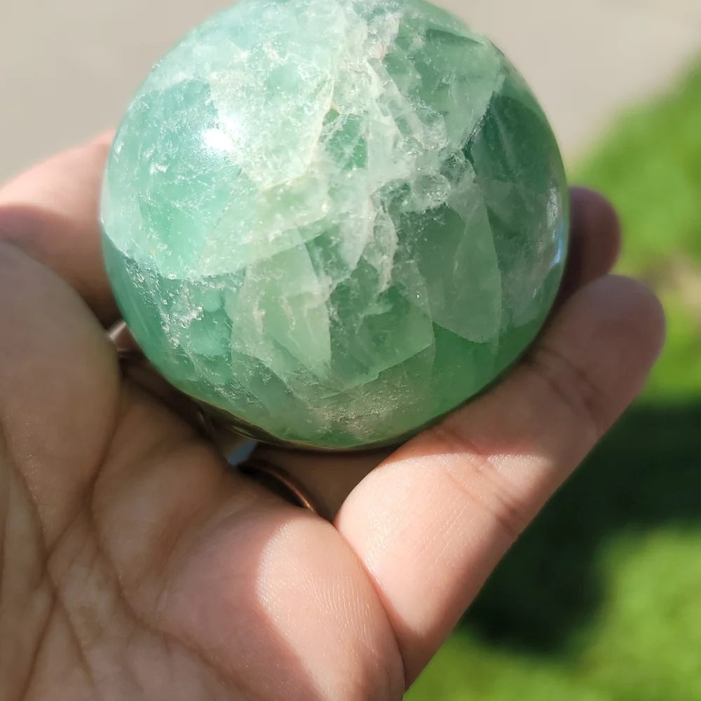 Green Flourite sphere - Picture 2 of 5